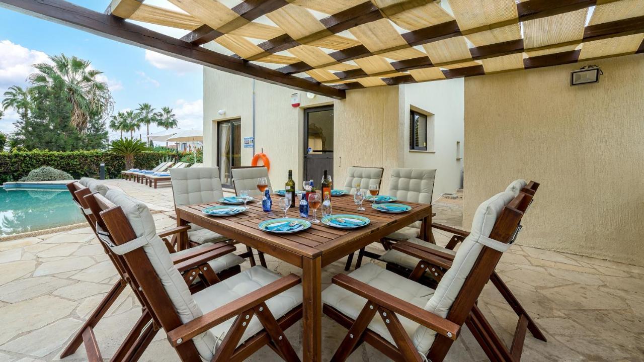 Villa Camelot By Ezoria Villas Coral Bay Eksteriør billede