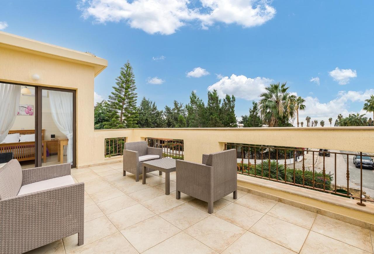 Villa Camelot By Ezoria Villas Coral Bay Eksteriør billede