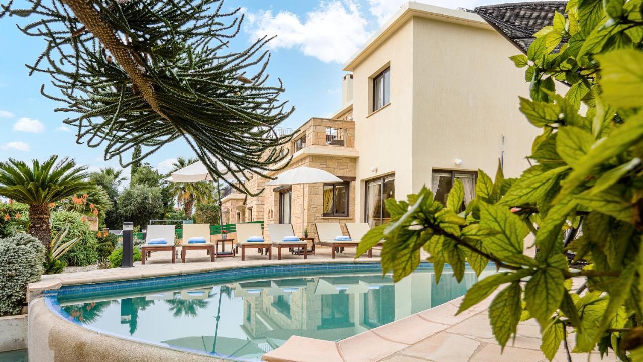 Villa Camelot By Ezoria Villas Coral Bay Eksteriør billede