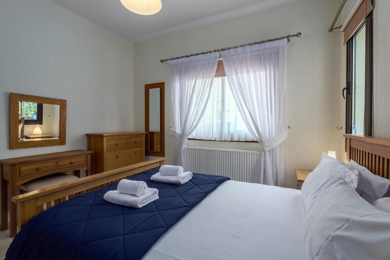 Villa Camelot By Ezoria Villas Coral Bay Eksteriør billede