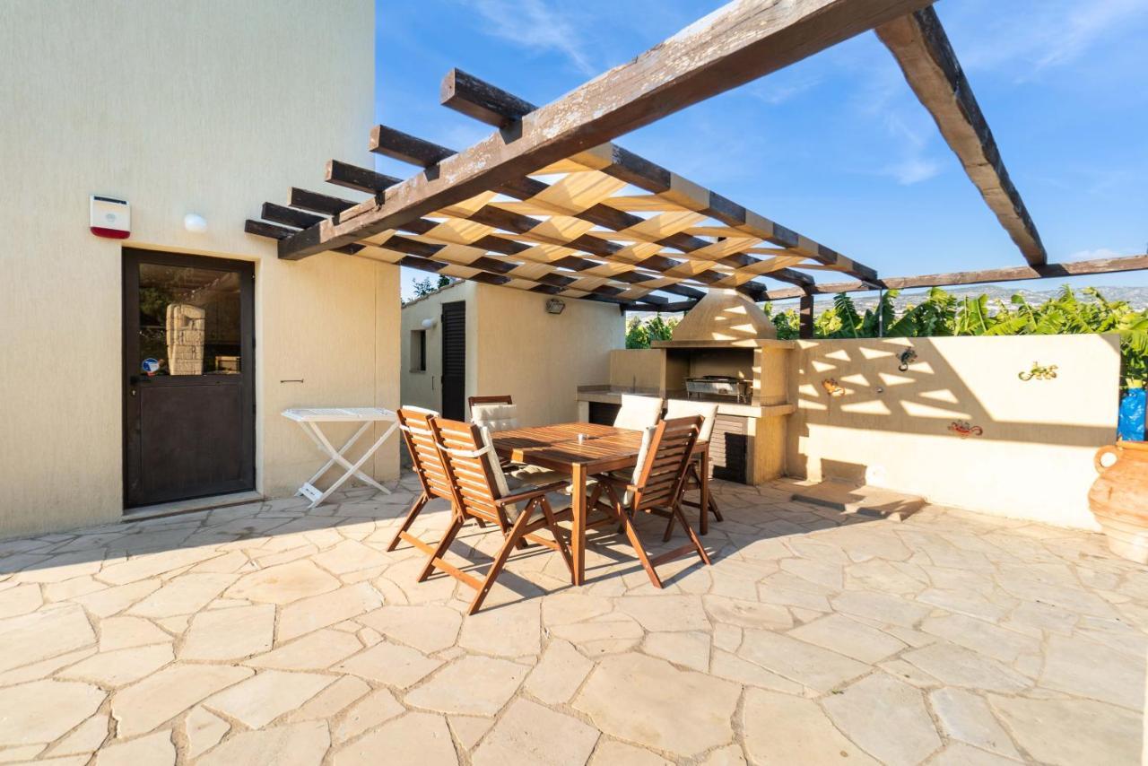 Villa Camelot By Ezoria Villas Coral Bay Eksteriør billede